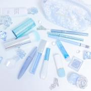 今年の夏は、透明感アップの「ブルーメイク」で決まり！ - LOCARI（ロカリ）