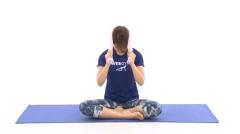 たった20秒で「肩こり」が楽に！？タオルを使った首のストレッチ