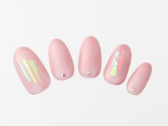 【365日ネイル】心が穏やかになる…柔らかい輝きを放つピンクネイル |