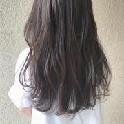暗髪にするならアッシュカラー！「なりたい自分になれる」魔法のカラーとは？