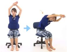 オフィスで座りながらできちゃう！腰痛や姿勢改善に繋がる背中のストレッチ