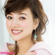 伊藤千晃さんの顔タイプは？ 秋のアイ＆リップは柔らかな色みを選ぶのが正解！ | マキアオ