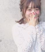 コツを解説！ パパッとできる「一日中崩れないまとめ髪」の作り方 -