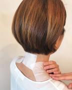 ショートヘアの人は要注意！ 意外と見落としがちな首の後ろの日焼けレスキューケア |