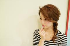 大人女子でも似合う♡無造作が可愛い“ほぐし三つ編みアレンジ”特集 -