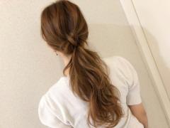 ゴム一本でつくる！後ろ姿が可愛い大人のポニーテールアレンジ