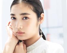 SNSで話題に！ 1本は持っていたい最新リップ“宇宙系クリアリップ”7選 |