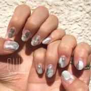 秋の先取りは指先から！周りと差がつく“モードネイル” -