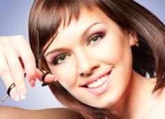 ショートボブにはアシメを取り入れてクール女子に大変身！