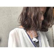 後ろ姿だけでインスタ映え間違いなしのヘアカラーに♡