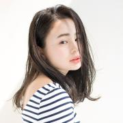 ノンパーマ＆暗髪でOK！ 質感チェンジでお疲れ髪をツヤやかにアップデート | マキアオンラ