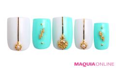 リッチな輝きの「ゴールドスタッズ」ネイルは、ミントグリーンで夏仕様！ | マキアオンラ