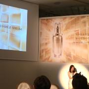 “化粧のり”の良さ実感！カバーマーク新美容液は角質層をコンディショニング -