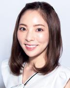 簡単ヘアアレンジ｜小顔効果も！ 顔周りリバース巻きで華やかさアップ！ |