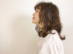 揺れるヘアスタイルで夏の風にもピッタリなSUMEER GIRLに♡