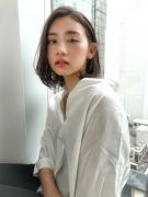 ミディアムヘアは前髪なしで可愛く色っぽく見違える♡