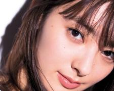 ジルのラメ入りフェースパウダーでマシュマロ肌を演出♪ |