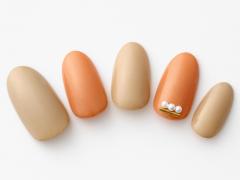 【365日ネイル】流行のテラコッタをオンタイムに！上品なオータムベージュネイル |