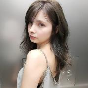 一日中可愛くい続けるための鍵は、夜でも映えるカラーを取り入れること♡