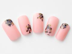 【365日ネイル】モードなペイントアートでベビーピンクをシックに変身！ |