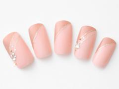 【365日ネイル】慌ただしい月末こそ凛としたネイルで！濃淡ベージュの斜めフレンチネイル