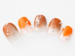 【365日ネイル】公園でピクニックなら軽やかネイルで…クリアオレンジ＆ブラウンのグラデ