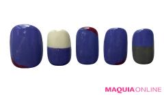 秋色使いの変形フレンチで、モードに遊ぶ「ウルトラバイオレット」ネイル | マキアオンラ