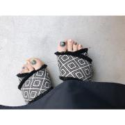 モードな足元を表現。ワンランク上の大人ネイル -