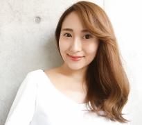 ファンデーションは使いません！スキンケアアイテムの研究でなめらか美肌に【すっぴん女