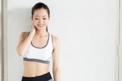 見た目サイズが２カップアップ！？自宅で簡単『バストアップエクササイズ』 - ビューティ