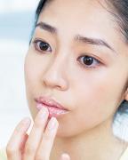 「くすみ顔のメイクの仕込み技が知りたい！」「肌の透明感が年々落ちてきた…」etc. くすみ