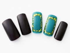 【365日ネイル】ハロウィンの魔女を意識♪ダークカラーのネイルに遊び心をオン |