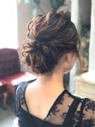 オフィスにもデートにも結婚式にも♡「ねじねじだけ」でできる万能アレンジ -