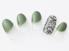 【365日ネイル】グリーンを黒レースと合わせてエレガントに…色気のあるグリーンネイル