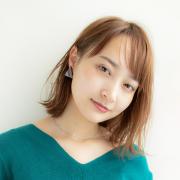 揺らぎニュアンス×切りっぱなし風がNEW！ 秋の重軽シースルーロブ | マキアオンライン（M