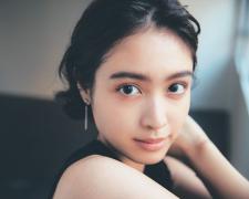 大人の色っぽアイを叶える、ゴールドアイシャドウ4選 |