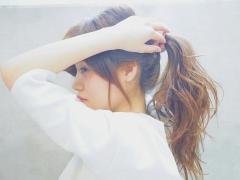 このヘアなら簡単にこなれ印象♡実は簡単な「ドーナツポニー」の作り方 -
