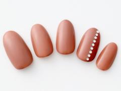 【365日ネイル】一見シンプル…だけどこなれてる！旬カラーのツートーンネイル |