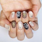 辛口アートでさりげなく！ クールな大人のハロウィンネイル【ギ☆のセルフネイル手本帖】