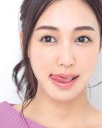 脱・乾燥ガサガサ唇のためのケアは？｜“なめる”“こする”“皮をむく”が３大NG |