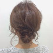 秋コーデにマッチする♡落ち着き「大人シニヨン」アレンジ8選 -