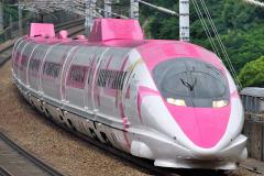 USJでハローキティの誕生日を祝福！1日限りのパーティ開催＆貸切新幹線も運行