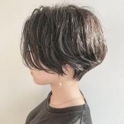 黒髪とはちょっと違う。大人に合う”暗いけど重くない”ヘアカラー3選 - ビューティーガー