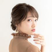 5分で完成！ デイリーにもパーティにも使える、ゆるおだんごアレンジ | マキアオンライン（
