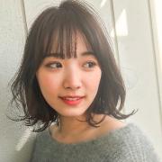 小顔効果抜群！輪郭をひし形に見せる“サイドバング流し”って知っている？ |