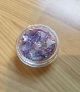 角度によって違う輝き！オーロラフィルムを使用したネイルデザインのご紹介 - ビューティ