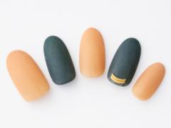 【365日ネイル】ベージュ×ネイビーのおしゃれな配色をまろやかに♪マットなツートーンネイ