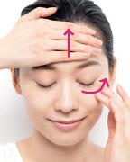 目元ぱっちりマッサージで朝のむくみ目を解消！ |