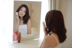 肌が疲れて見える人はスキンケアとベースメイクを変えてツヤを出そう！ - ビューティーガ