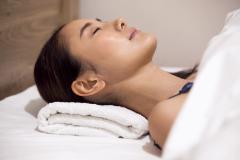 STOP！首の老化！ 美首のスペシャリスト・瀬戸口めぐみさん直伝のケア方法 |